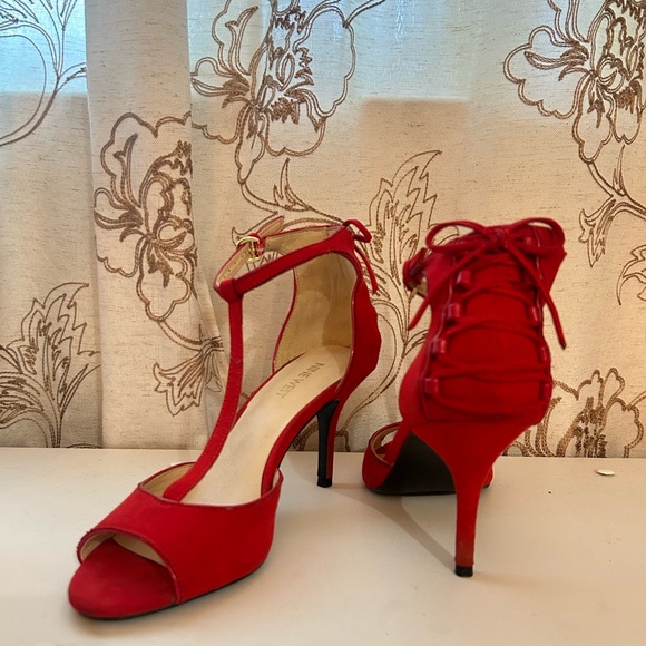 Red Nine West heels - Picture 1 of 4